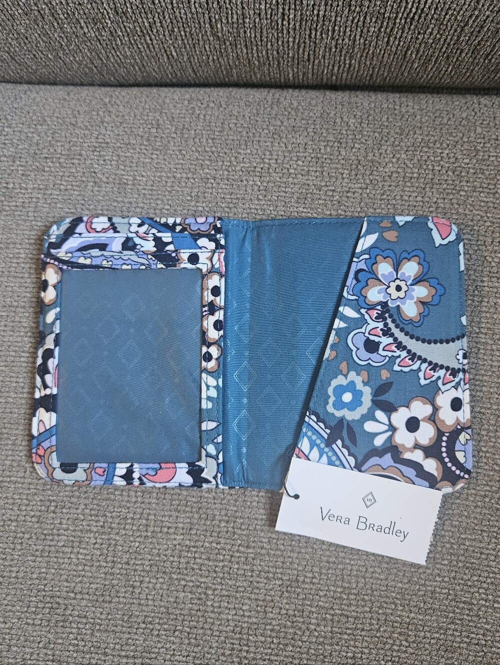 NWT Vera Bradley Haymarket Paisley Jewel Passport & Vaccine Wallet